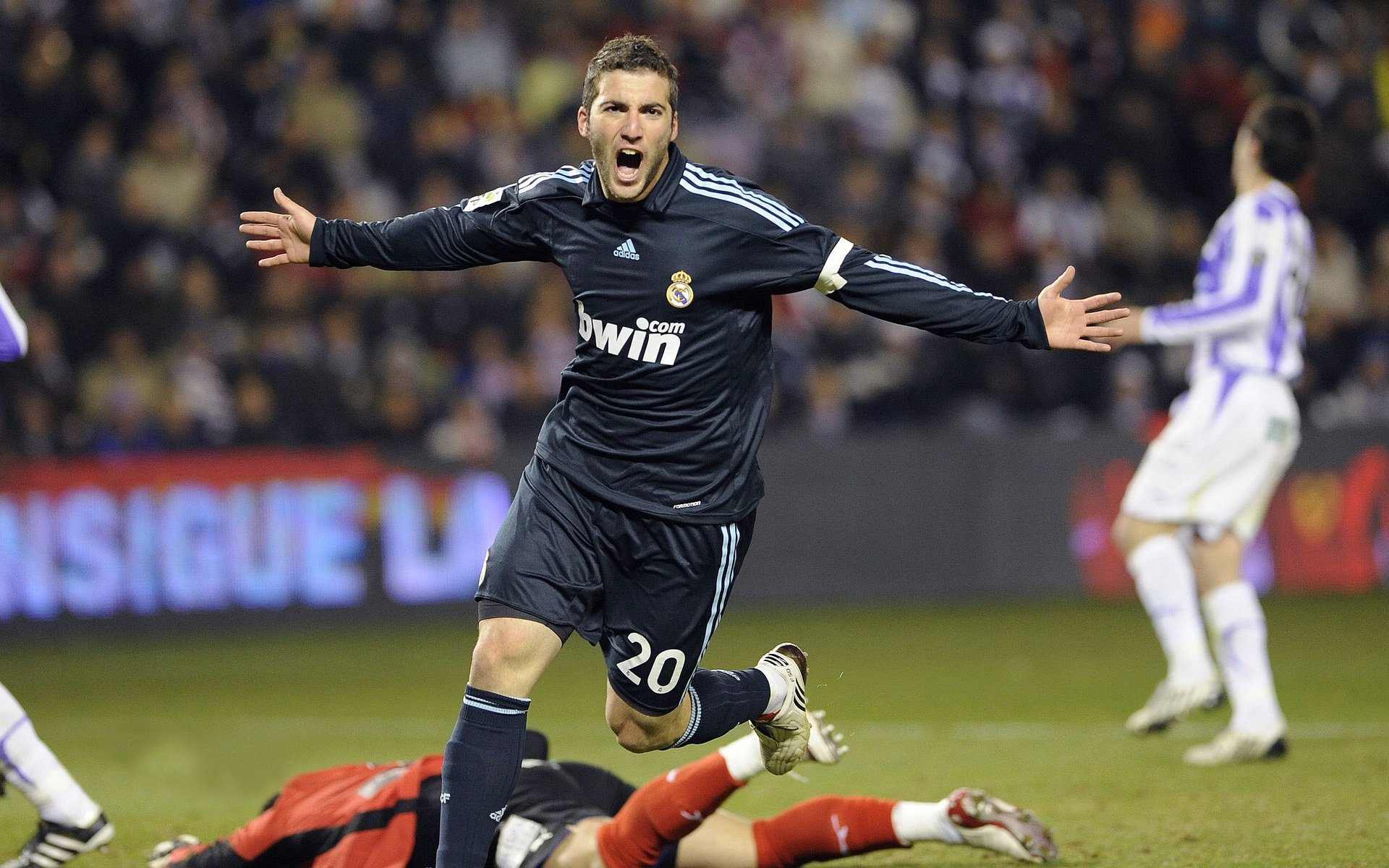 波尔一锤定音，奥地利队逆境翻盘葡萄牙的战术奇迹